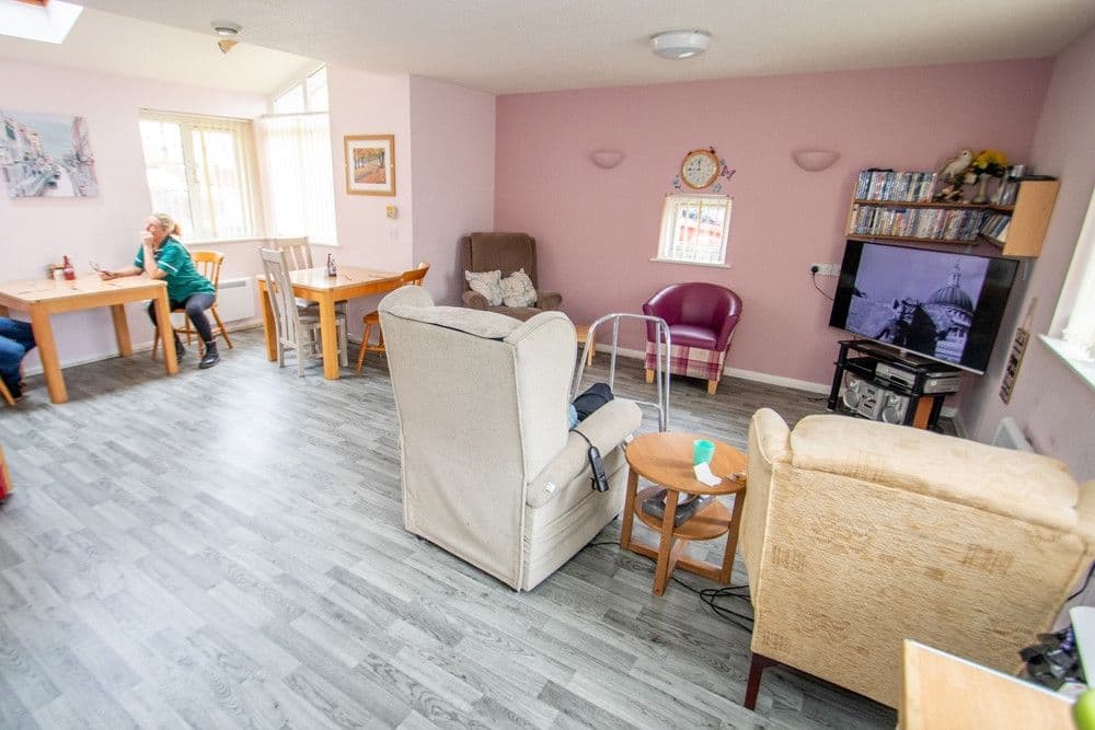 Shaw Healthcare - Maes-y-dderwen care home 3