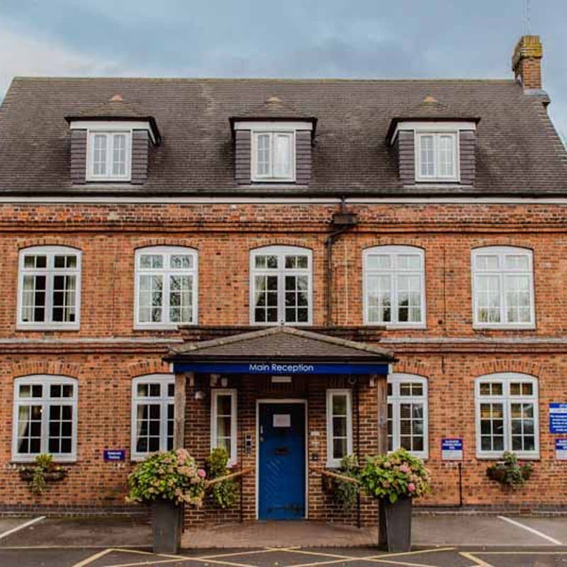 Manor House Care Home Willinbrook 001
