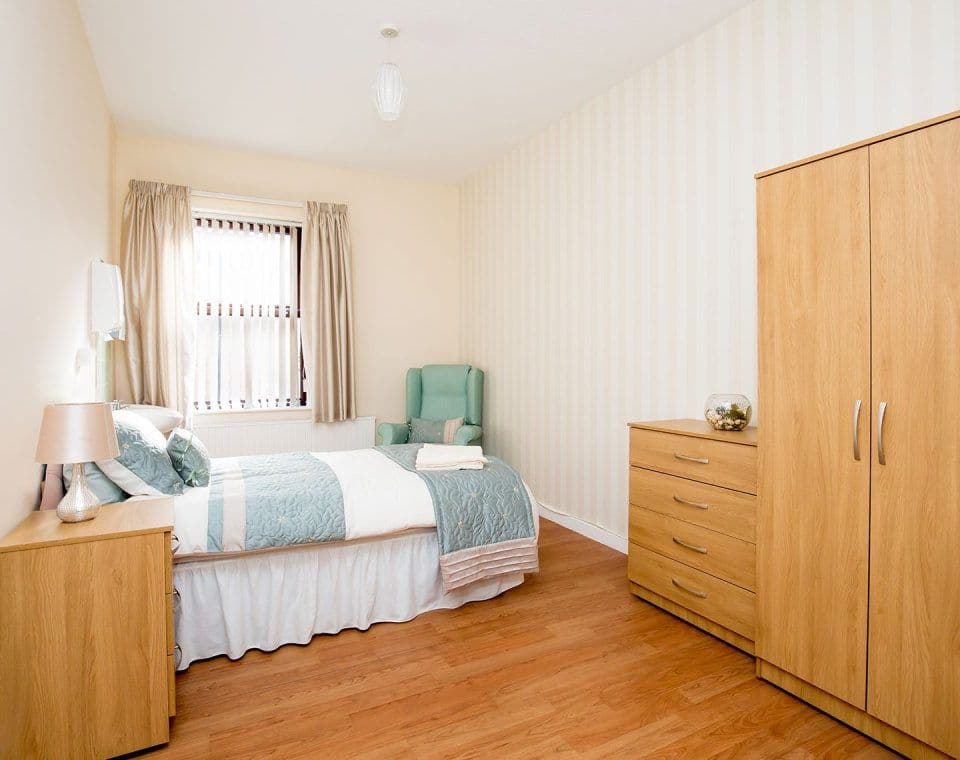 Dovehaven - Dean Wood Manor care home 004