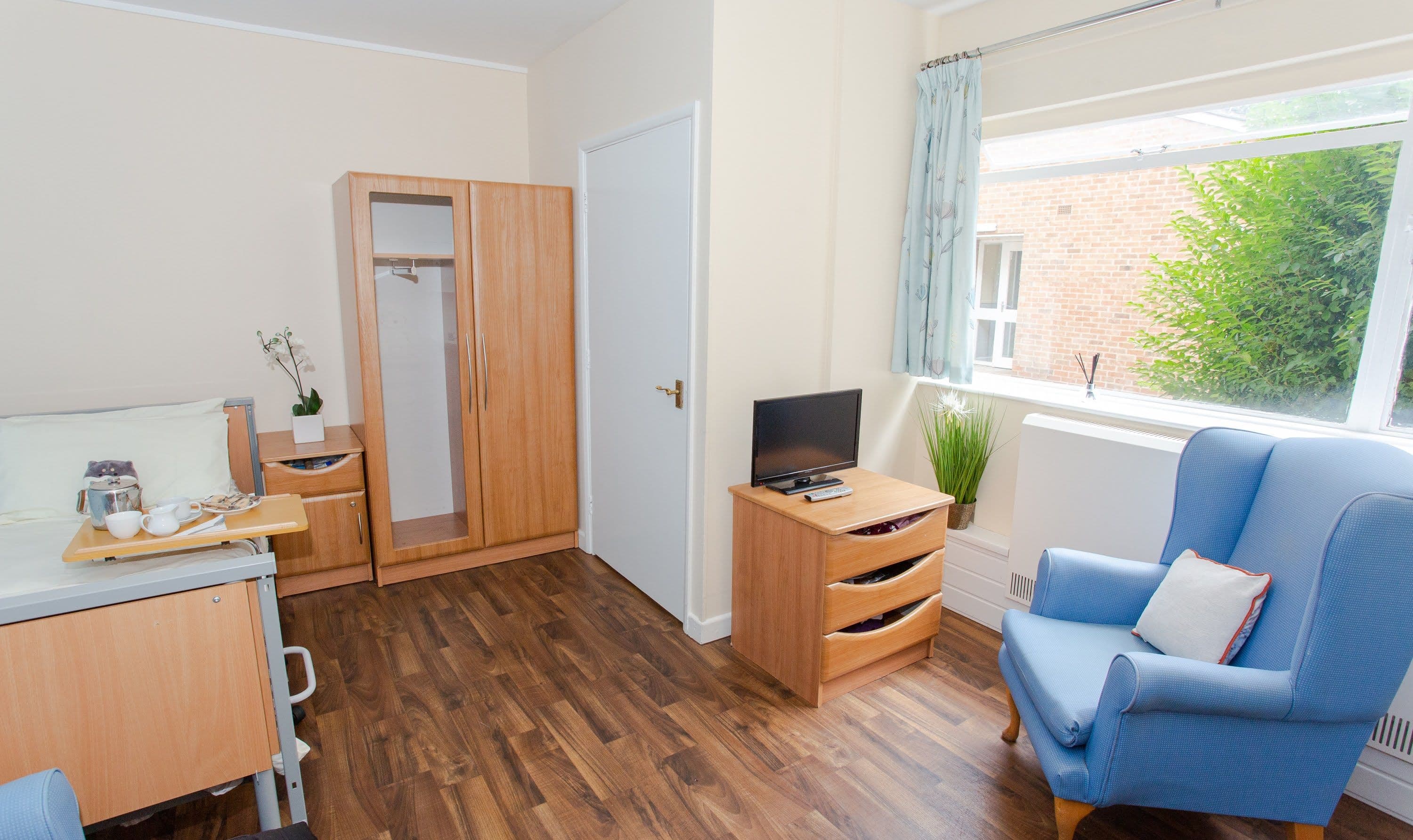 Kirklands Care - Meadow's Court care home 008