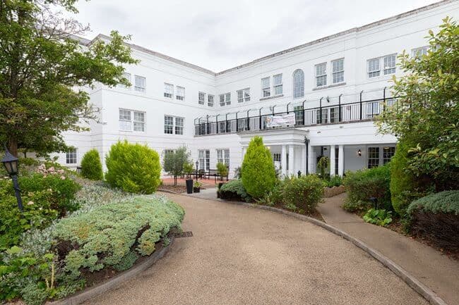 Metchley Manor-main-image