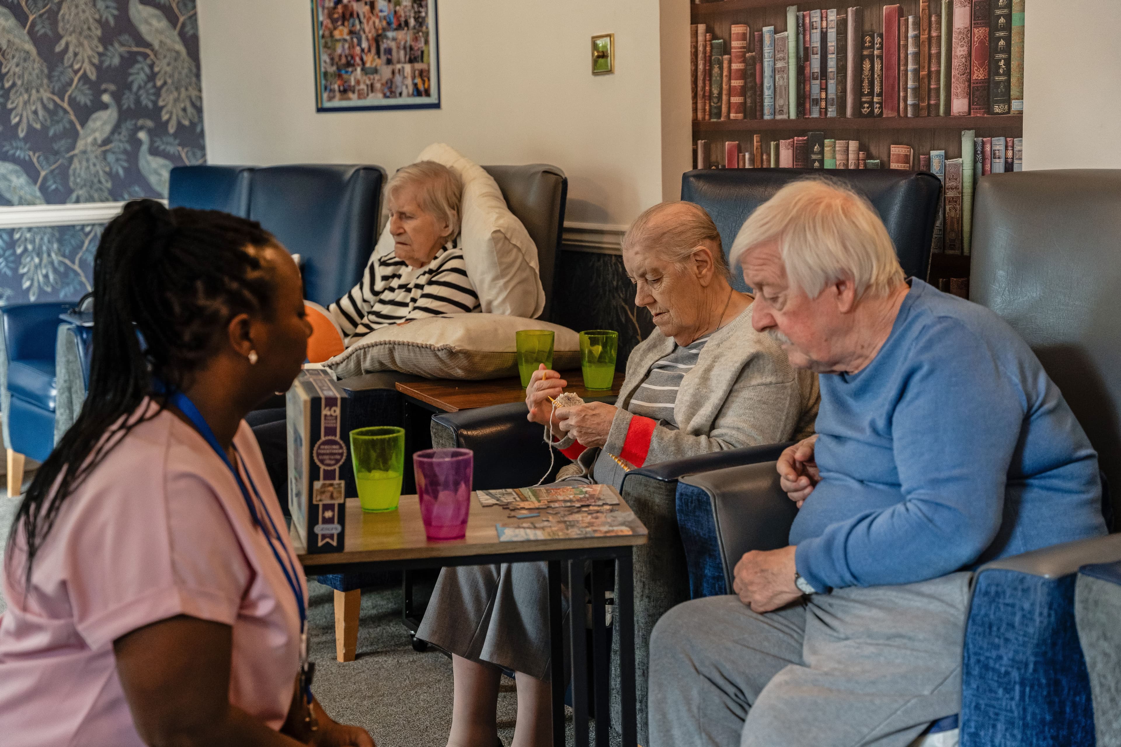 AgeCare - Minchenden Lodge care home 015