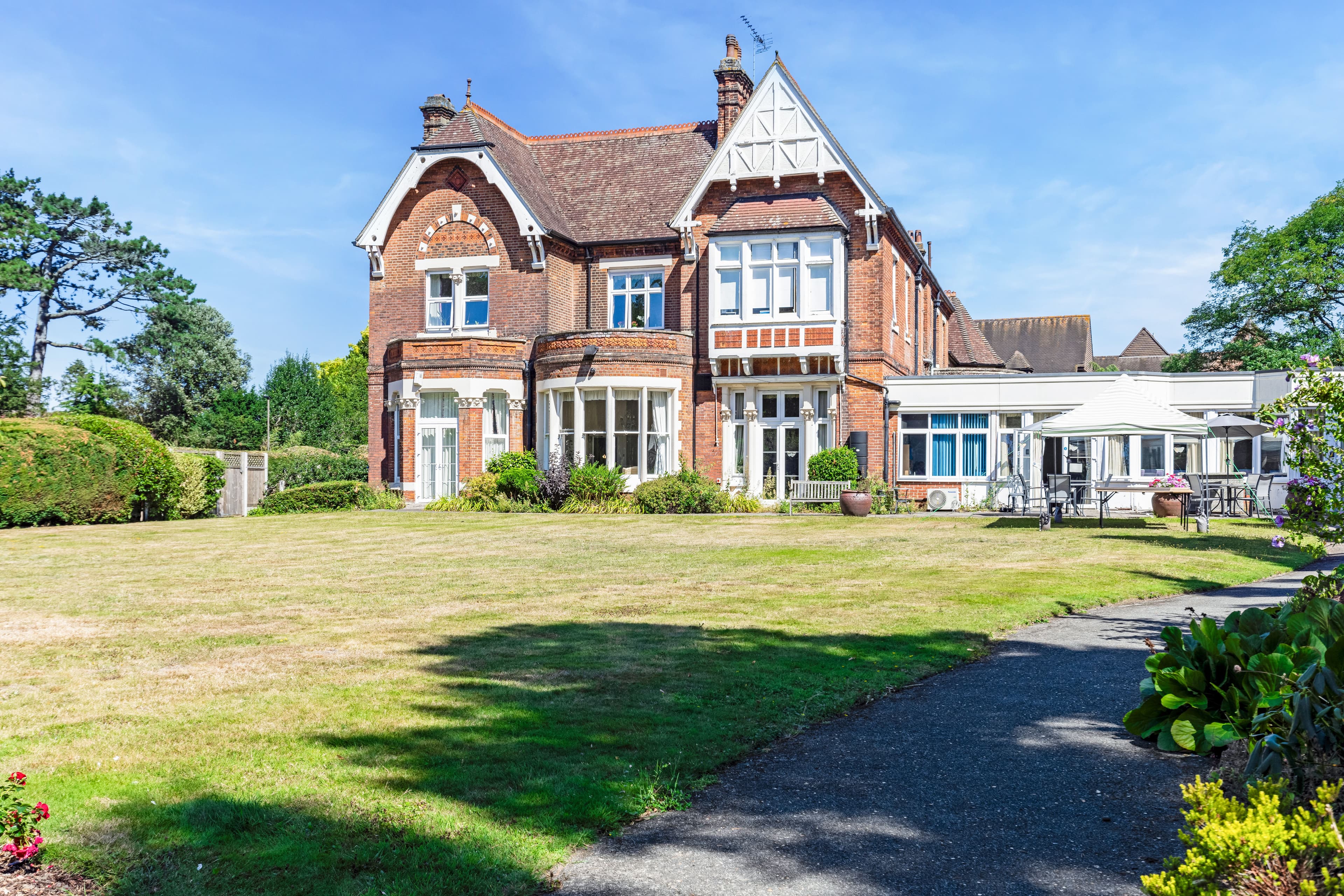 Mills Care Group - Fallowfield care home - 010