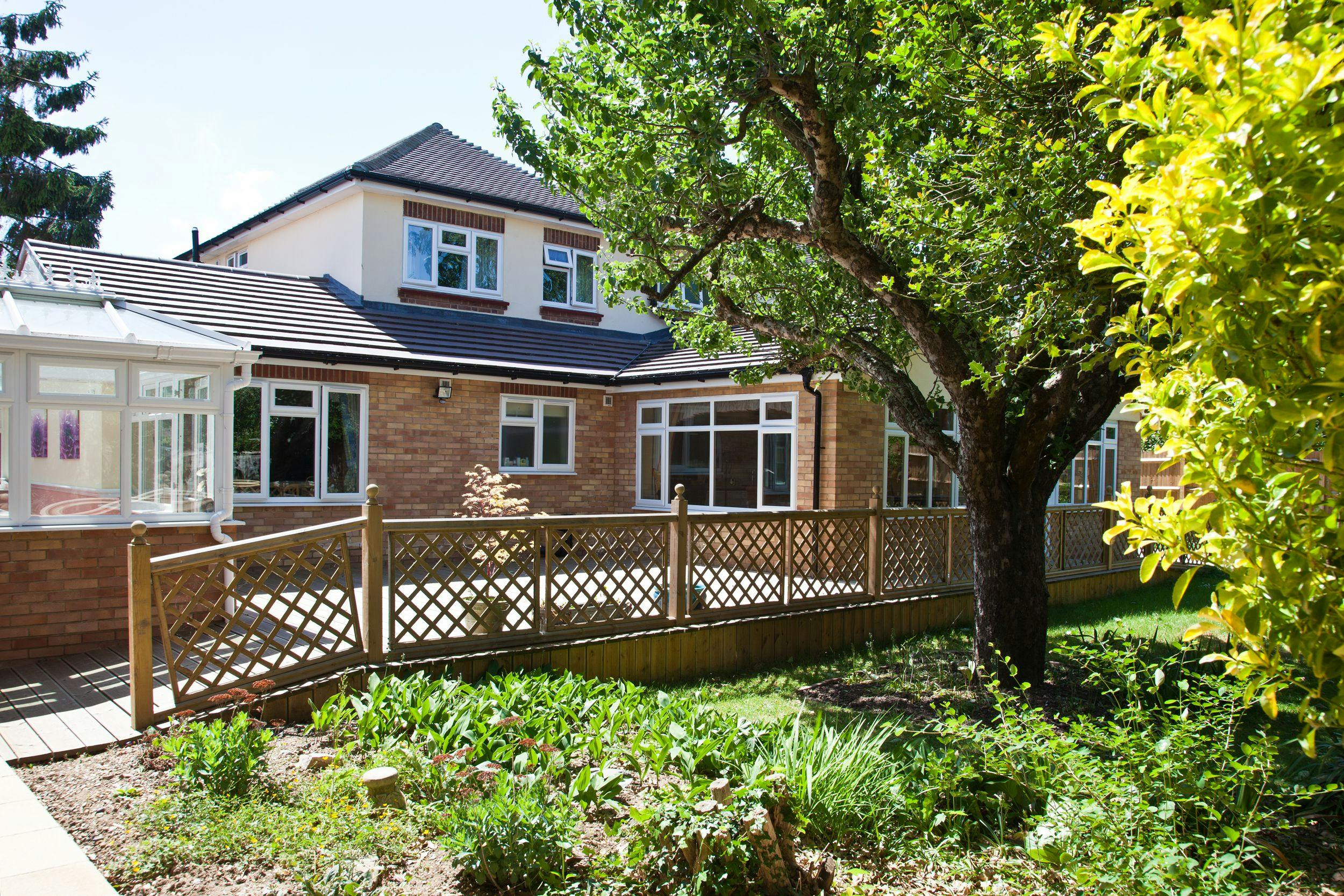 White Gates Care Home in Laleham-Upon-Thames 6