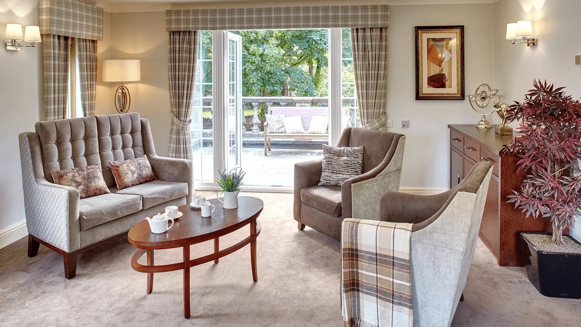 Communal Lounge at Priory Court Care Home in Stamford, South Kesteven 