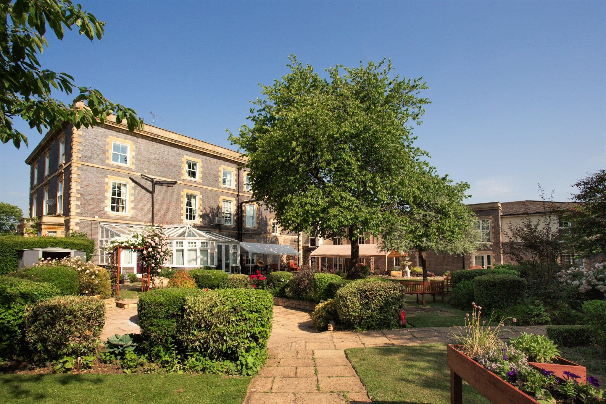 Holmwood Holdings - Quinton Gardens care home 011