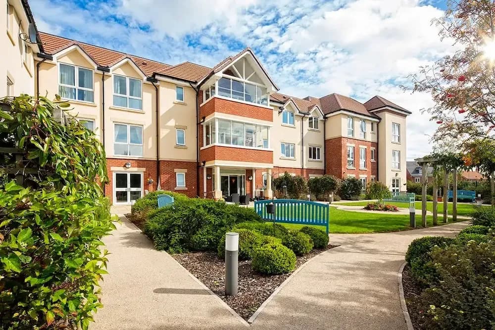 Ridgeway Rise Care Home garden and exterior