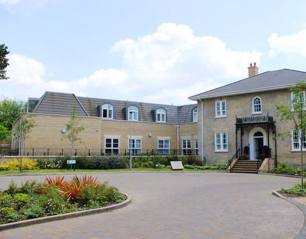 Salisbury Manor-main-image