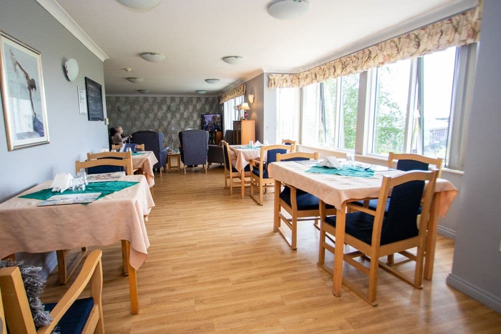 Shaw Healthcare - Sandalwood Court care home - 003