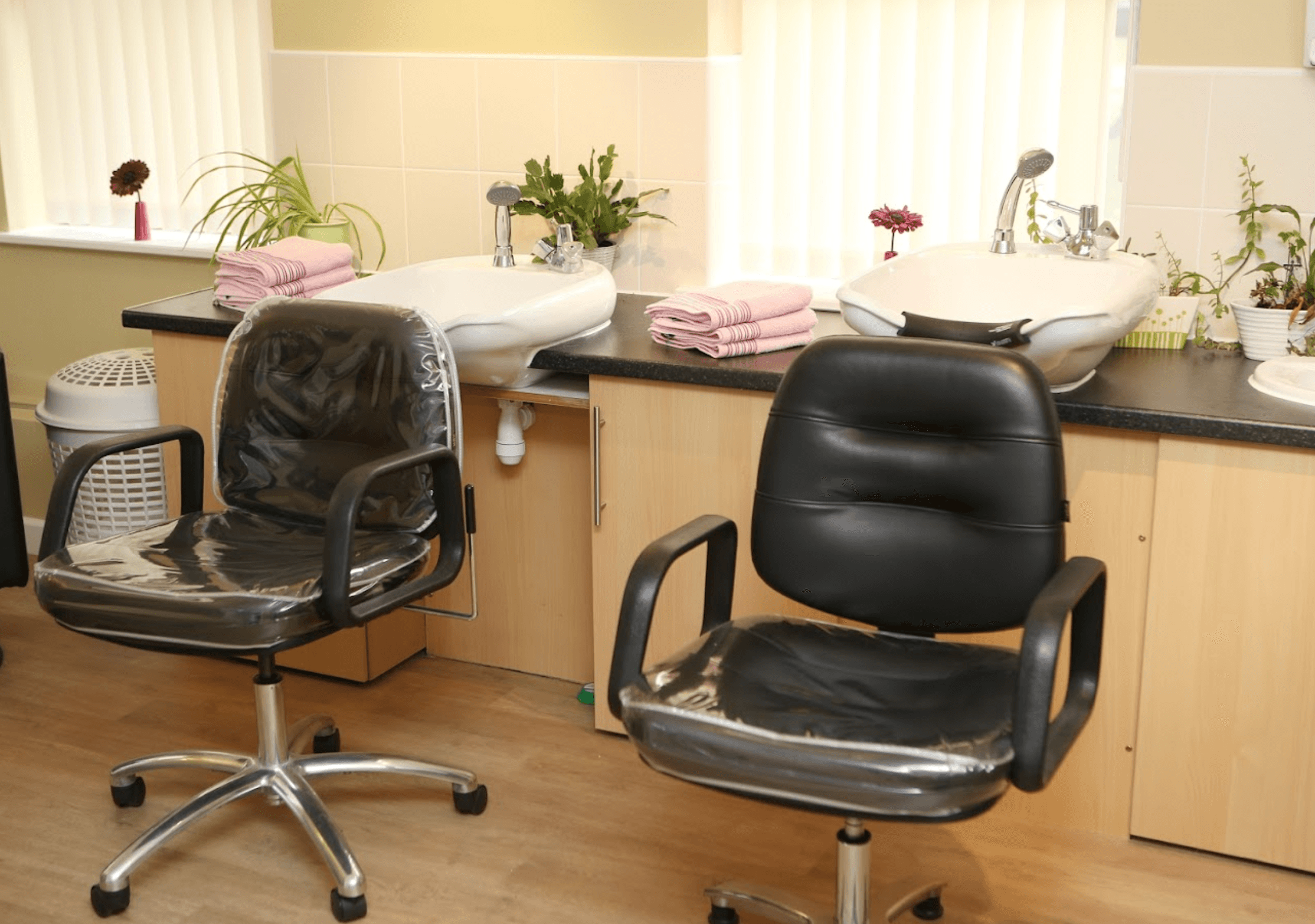 Salon of Aylesham Court care home in Leicester, Leicestershire