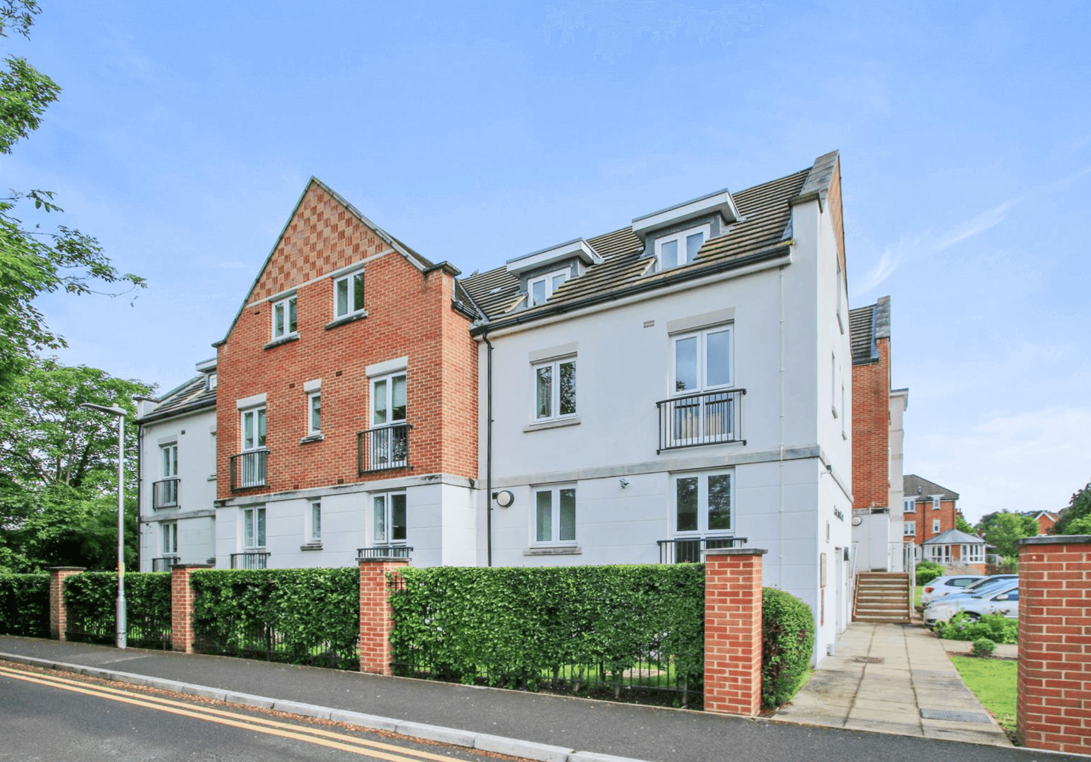 Exterior of Crayshaw Court in Caversham, Berkshire