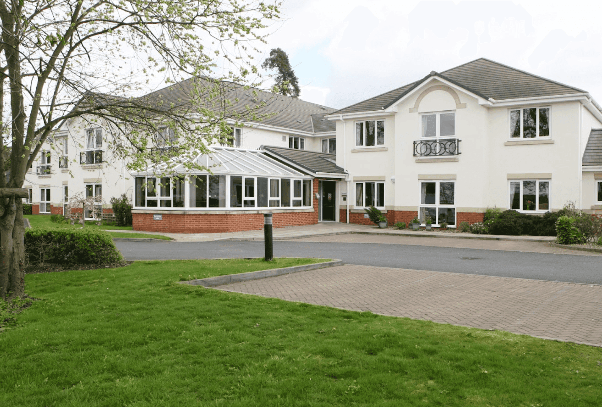 Exterior of Heathbrook House in Bromsgrove, Worcestershire