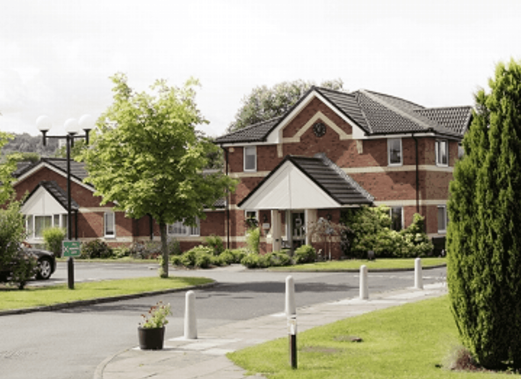 Exterior of Braemount care home in Paisley, Scotland