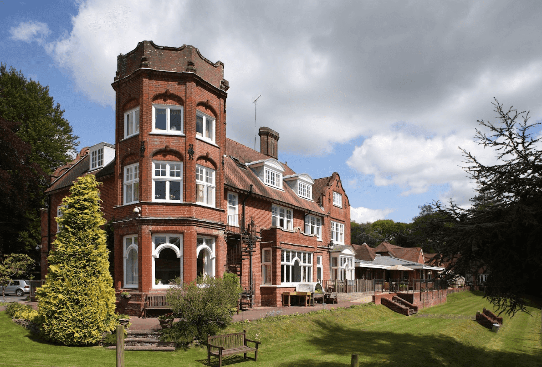 Exterior of Huntington House care home in Surrey