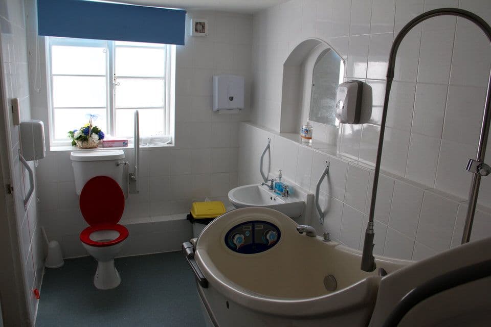 Independent Care Home - Silver Oaks care home 2