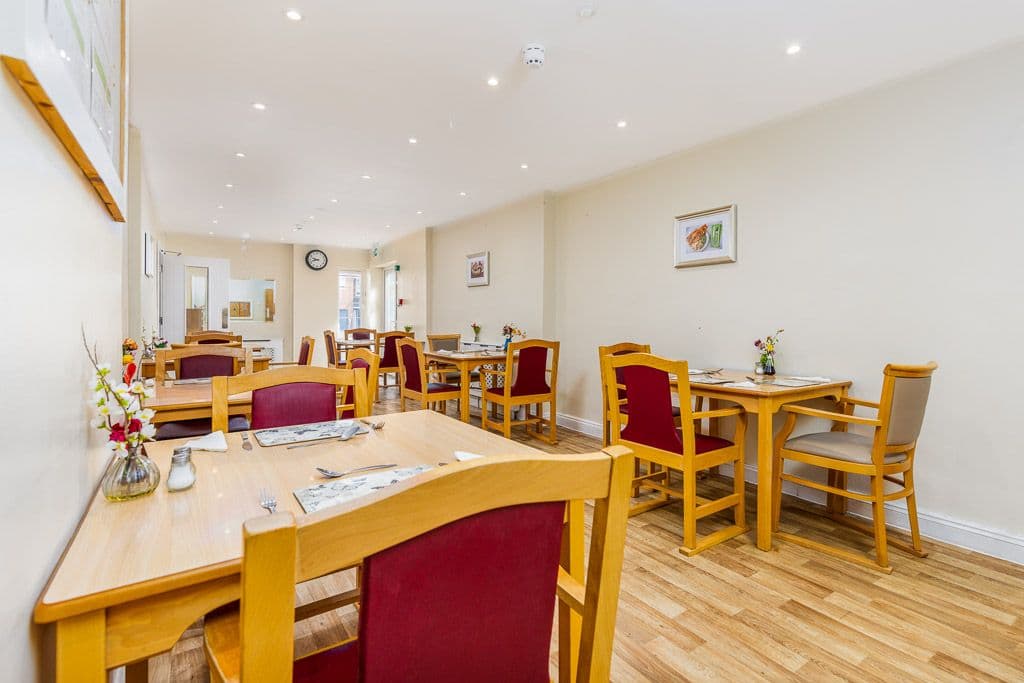 Charing Healthcare - The Oast care home - 005