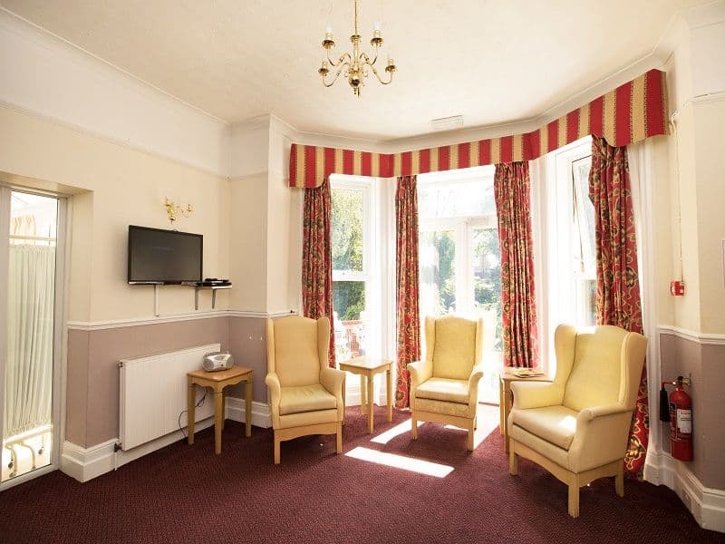 Charing Healthcare - The Vale care home - 003