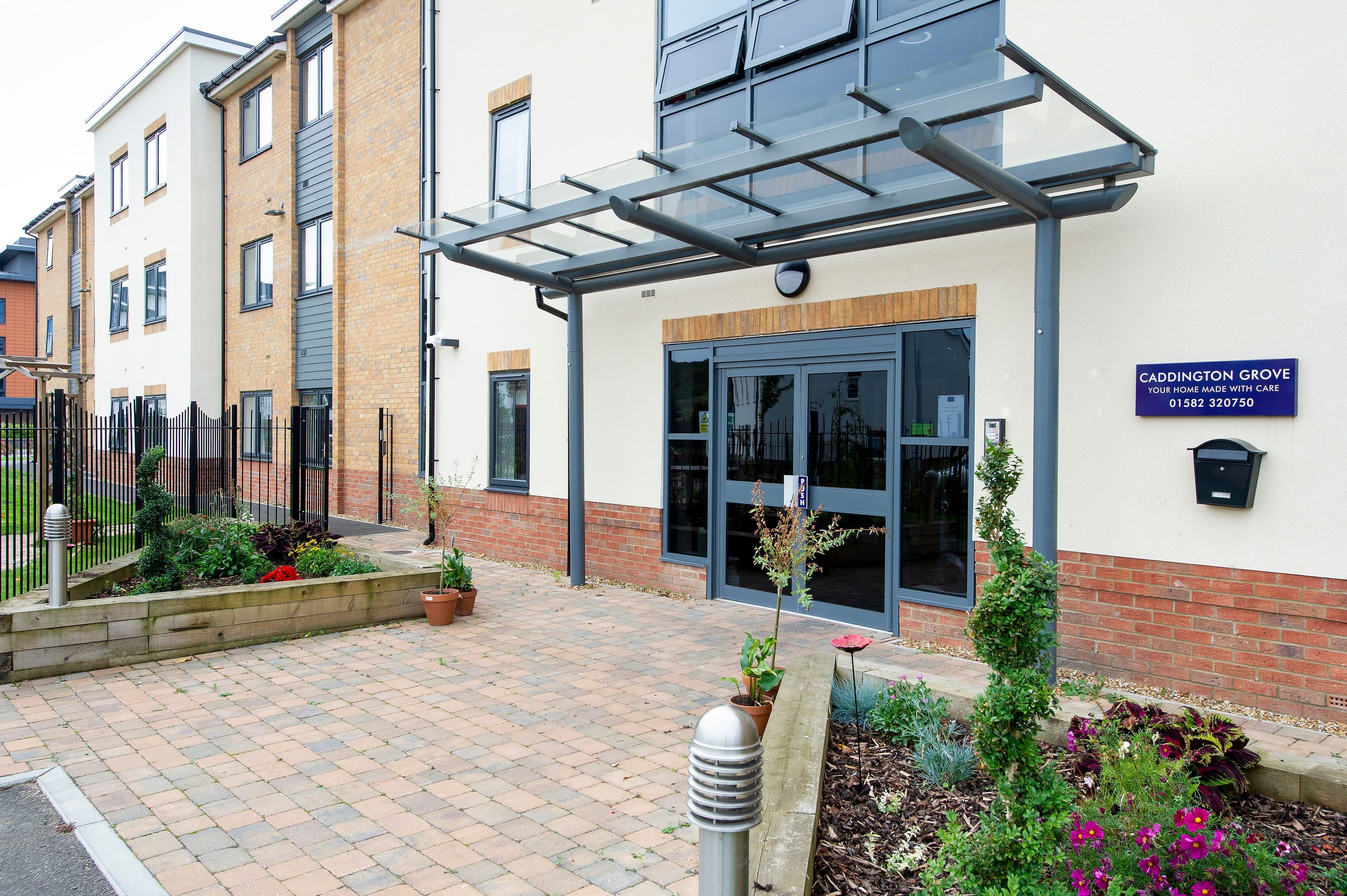 Hamberley Care Homes - Caddington Grove care home 4