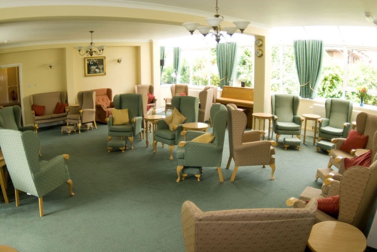 Holmwood Holdings - White Gables care home 001