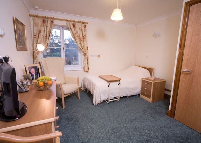 B&M Care - White Plains care home 3