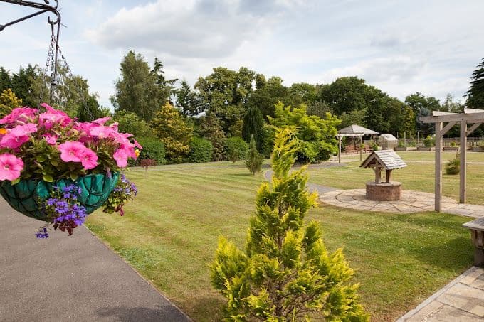 B&M Care - White Plains care home - 004