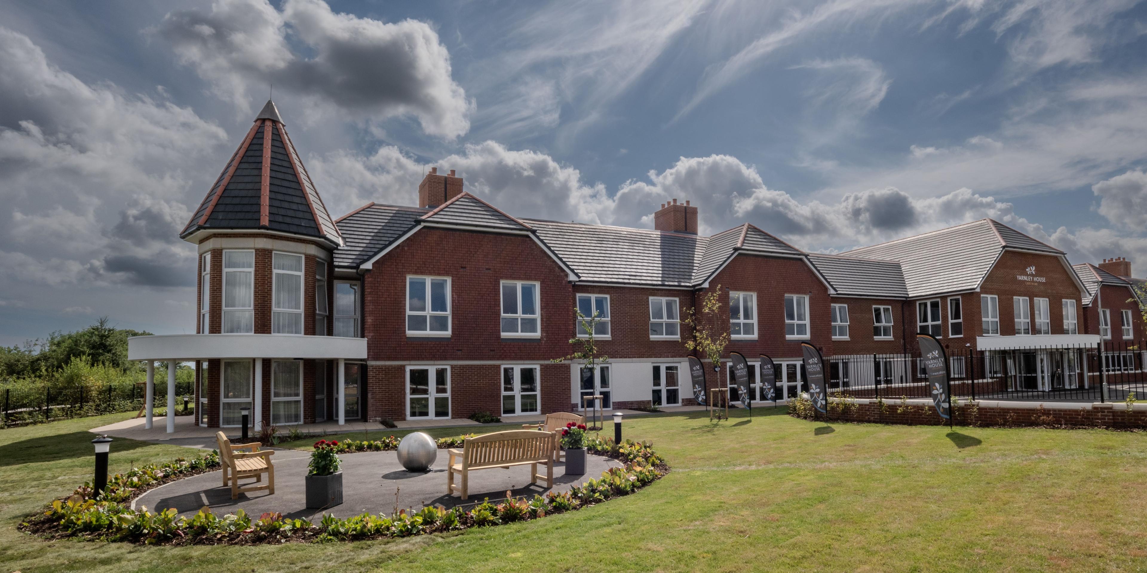 Independent Care Home - Yarnley House care home 001