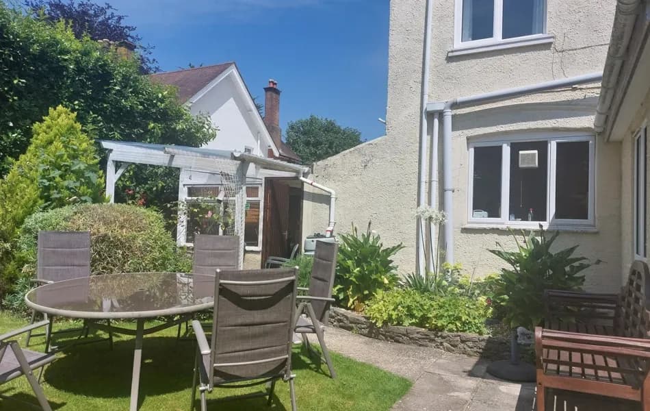 Abbeyfield Living Society - Abbeyfield House - Havant in 12 Emsworth Road, Havant, Hampshire, England, PO9 2SS - 000