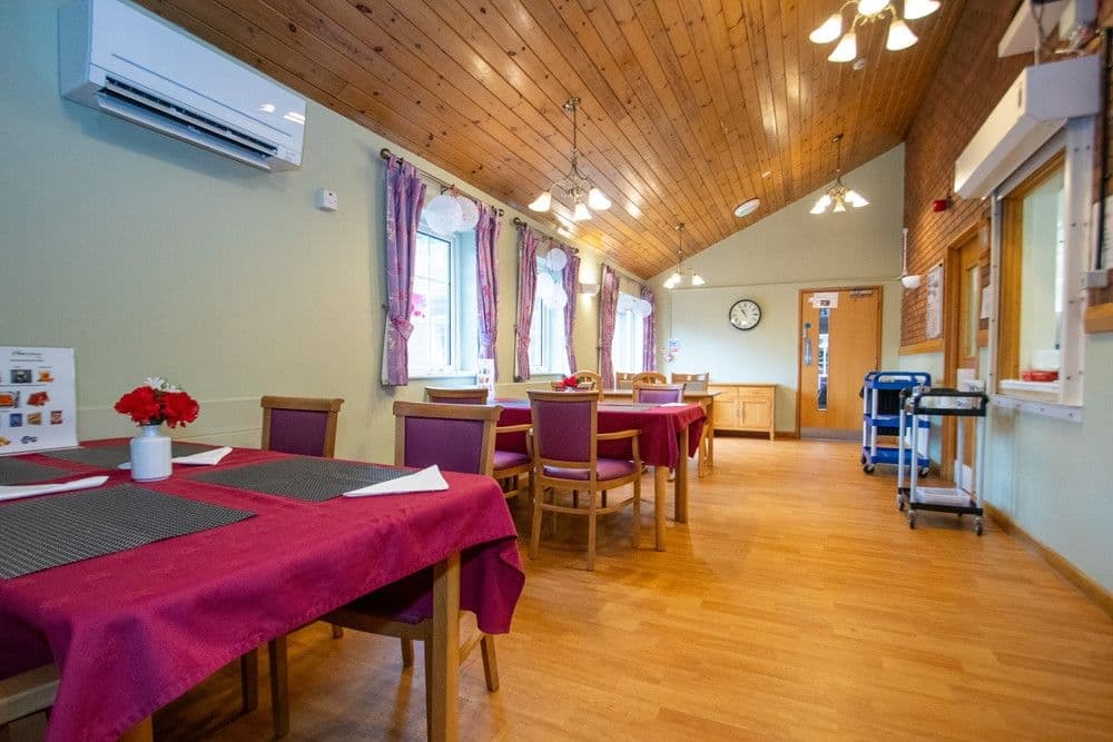 Shaw Healthcare - Hollybush House care home 005