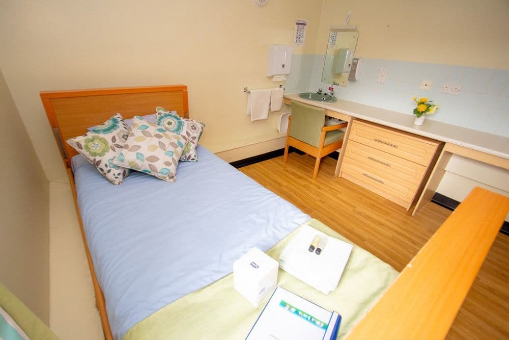 Shaw Healthcare - Hollybush House care home 011