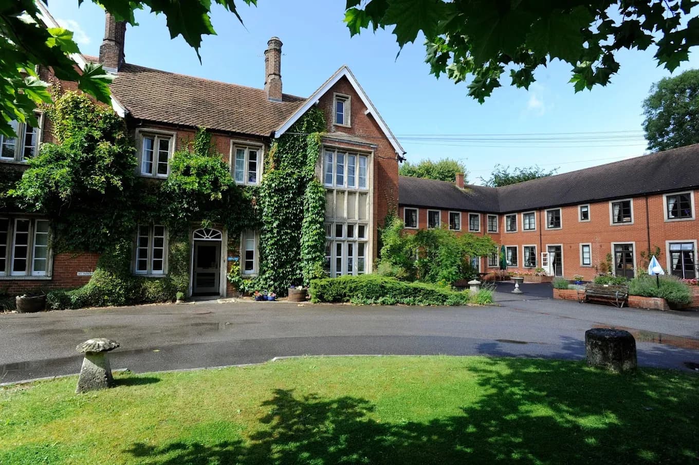 Market Lavington HC-One