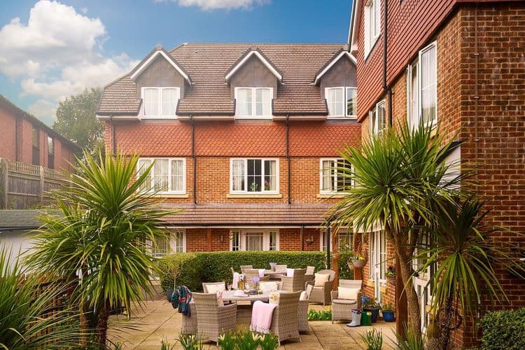 Hallmark Lakeview Care Home, Woking, GU18 5XQ