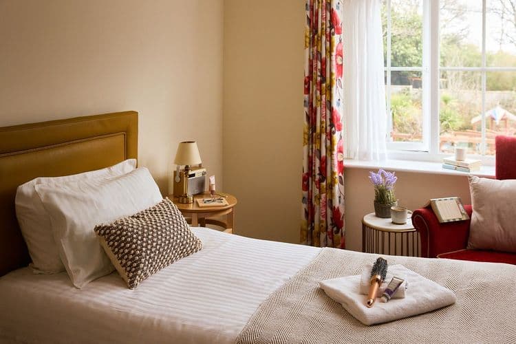 Hallmark Lakeview Care Home, Woking, GU18 5XQ