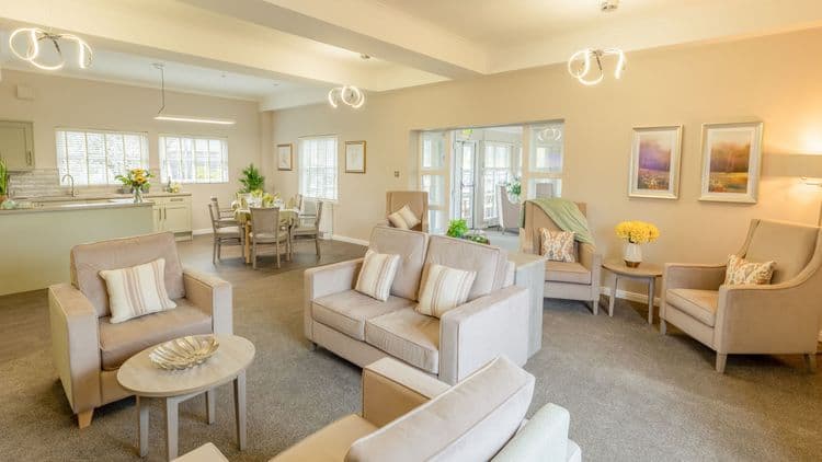Beechwood Park Care Home, Alloa, FK10 3JX