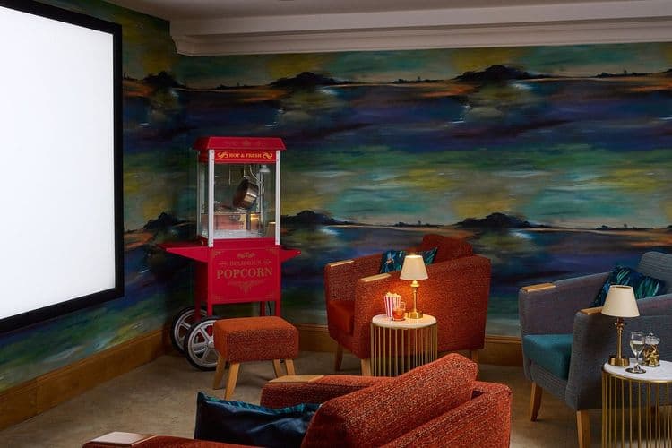 Hallmark Lakeview Care Home, Woking, GU18 5XQ