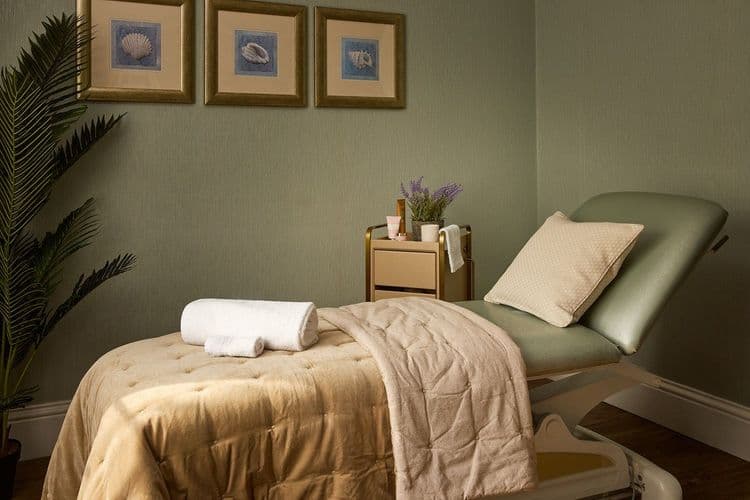 Hallmark Lakeview Care Home, Woking, GU18 5XQ