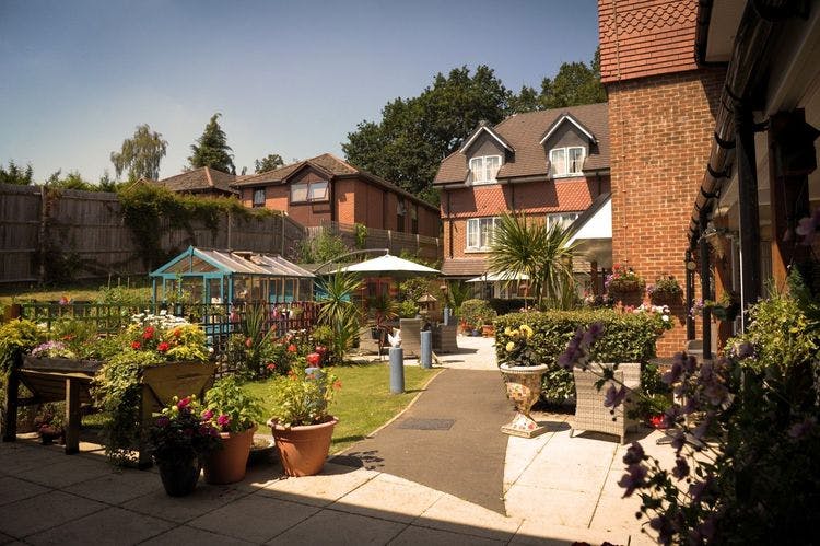 Hallmark Lakeview Care Home, Woking, GU18 5XQ