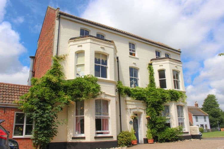 Martham Lodge-main-image