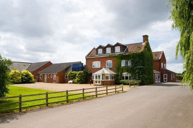 Oak Manor-main-image