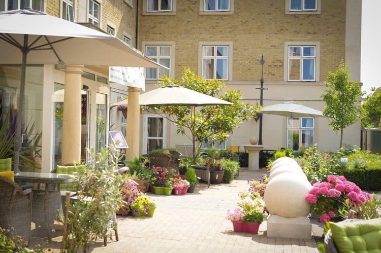 Hallmark Kew House Care Home, London, SW19 4EL