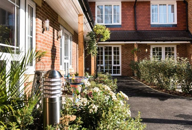 Hallmark Lakeview Care Home, Woking, GU18 5XQ