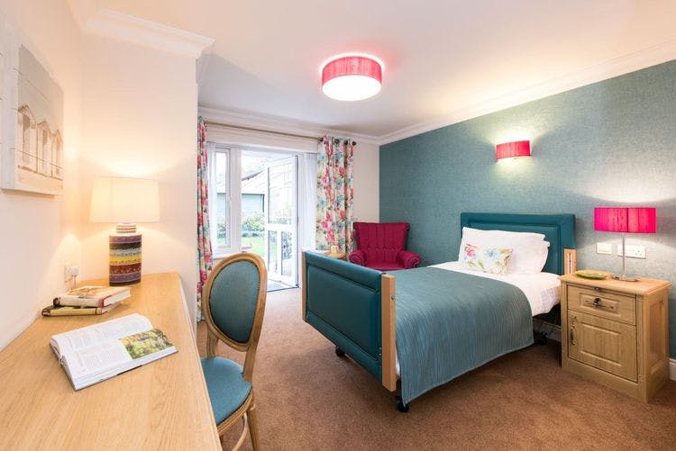 Hallmark Lakeview Care Home, Woking, GU18 5XQ