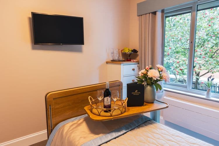 Barchester Healthcare Austen House Care Home, Reading, RG6 3UJ