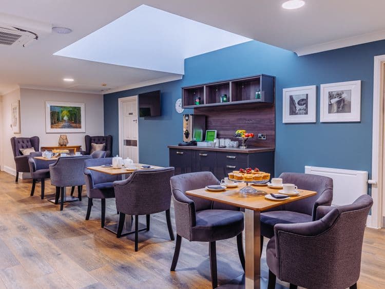 Barchester Healthcare Austen House Care Home, Reading, RG6 3UJ