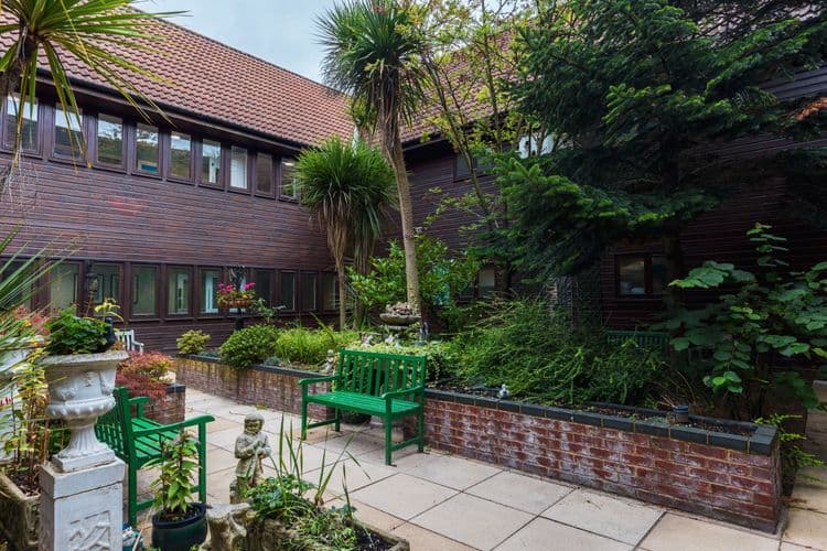 Barchester Healthcare Austen House Care Home, Reading, RG6 3UJ