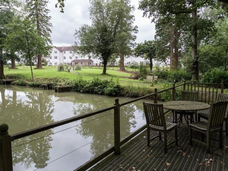 Barchester Healthcare White Lodge Care Home, Braydon Road, SN5 0AD