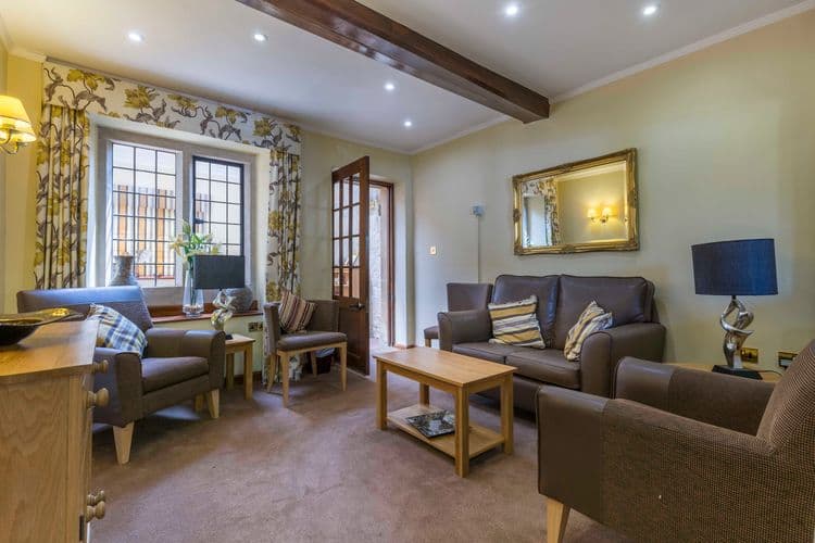 Barchester Healthcare Hunters Care Home, Cirencester, GL7 5DT