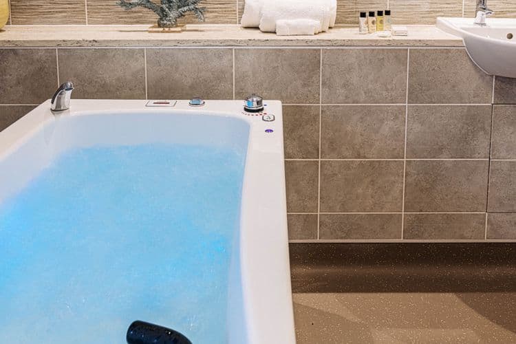 Barchester Healthcare Lynde House Care Home, Twickenham, TW1 2JB