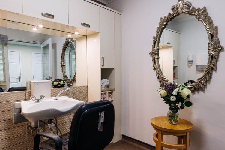 Barchester Healthcare Lynde House Care Home, Twickenham, TW1 2JB