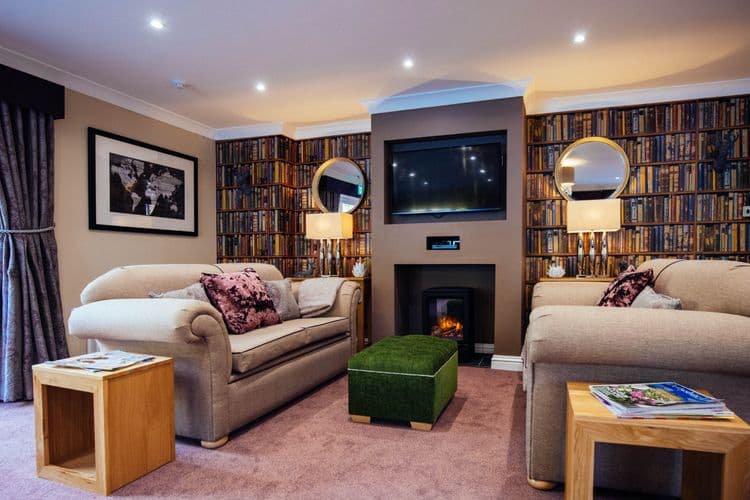 Barchester Healthcare Wood Grange-main-image