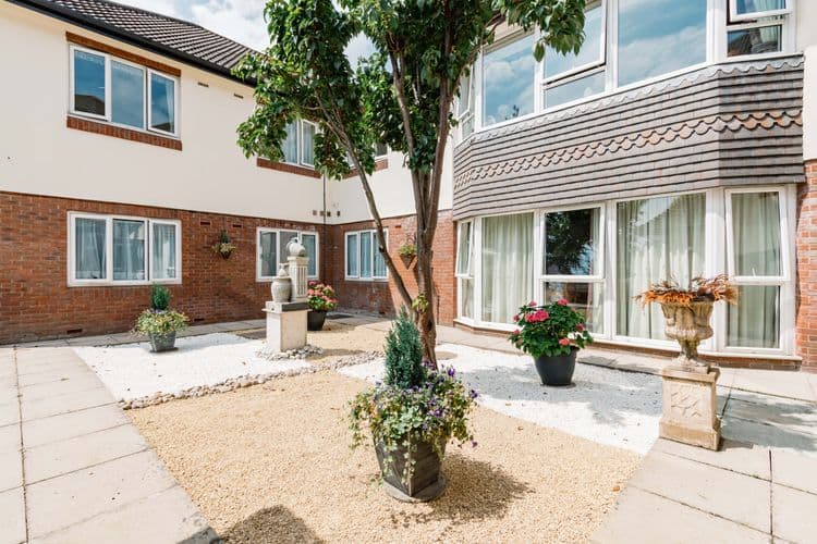 Barchester Healthcare Wykeham House Care Home, Horley, RH6 7DJ